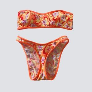 Small strapless bikini